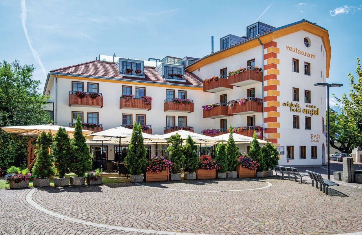  Familien Urlaub - familienfreundliche Angebote im Hotel Engel in Schluderns in der Region Vinschgau 